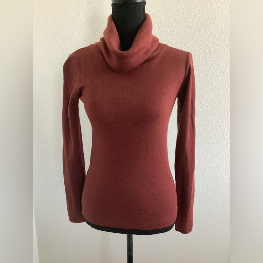 NWOT Clovis Ruffin Ruffinknit sweater size 10 (S-M)